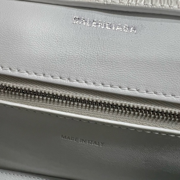 Balenciaga Downtown Small Shoulder Bag Crocodile Embossed White - Picture 8 of 9